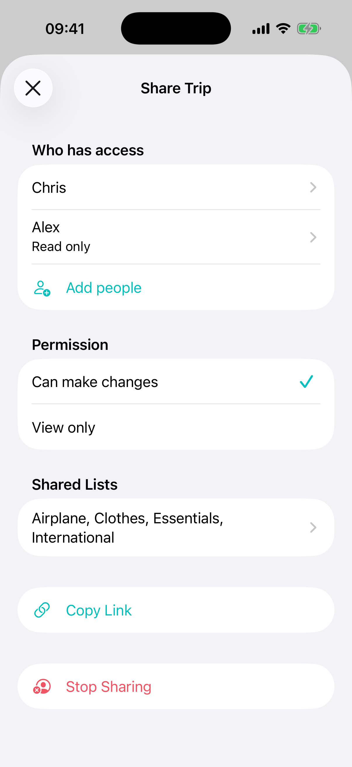 A Packr packing list shared between two travelers
