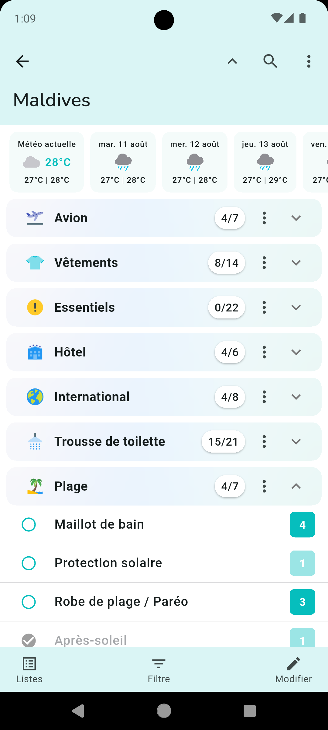 L'application Packr sur Android, affichant une liste de bagages générée pour un voyage
